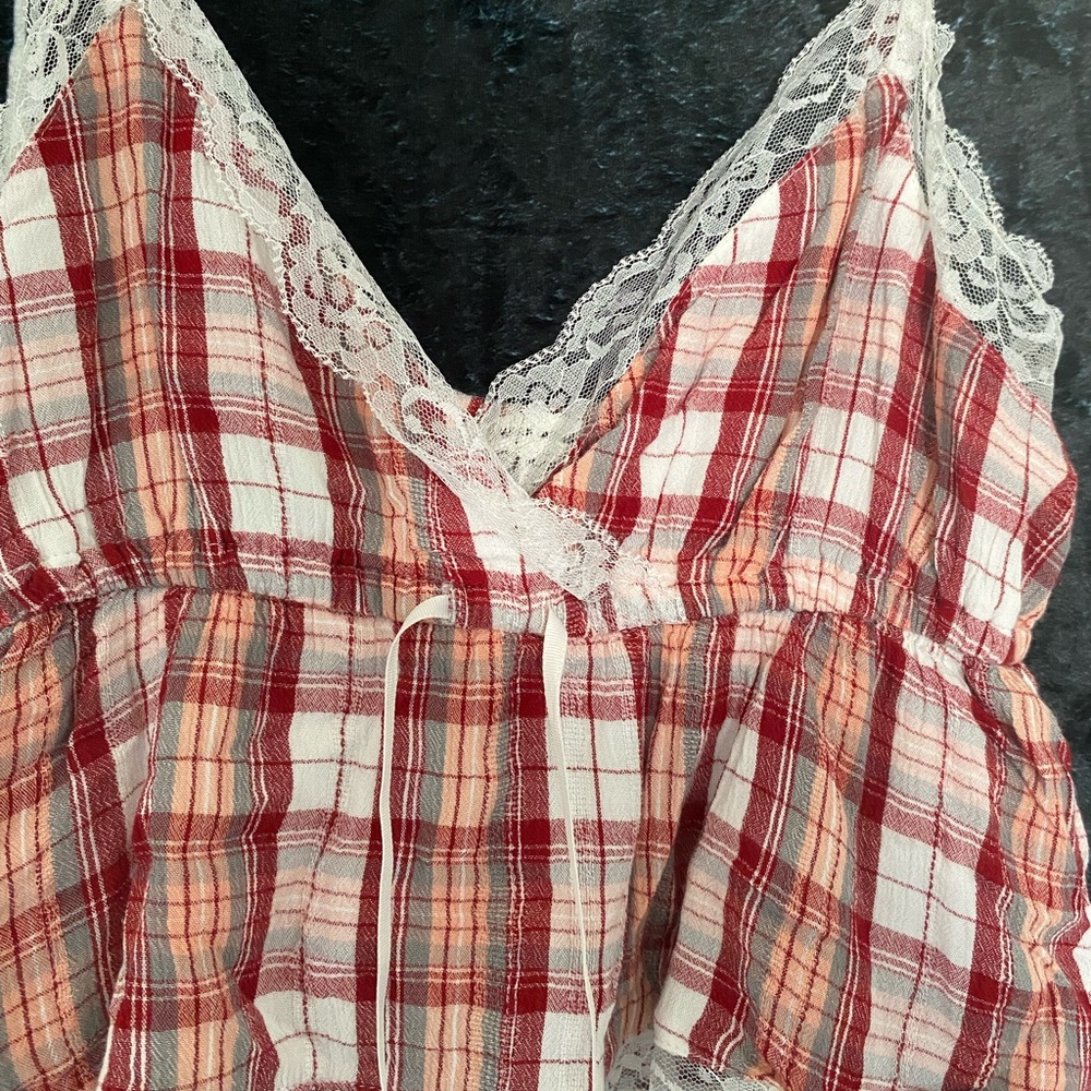 American Eagle Outfitters Red and White Lace Cami